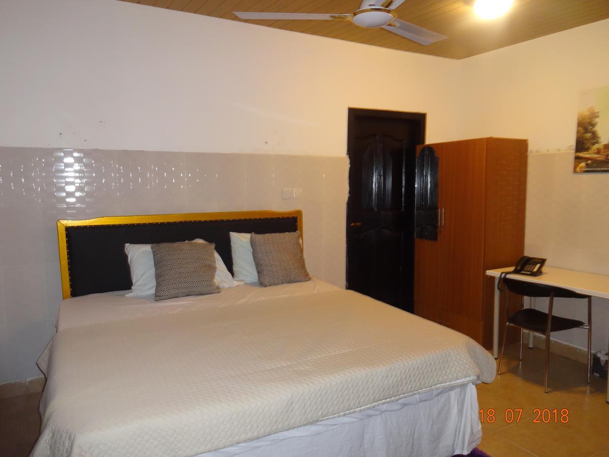 Nordik Palace Bed & Breakfast Tema Exterior photo