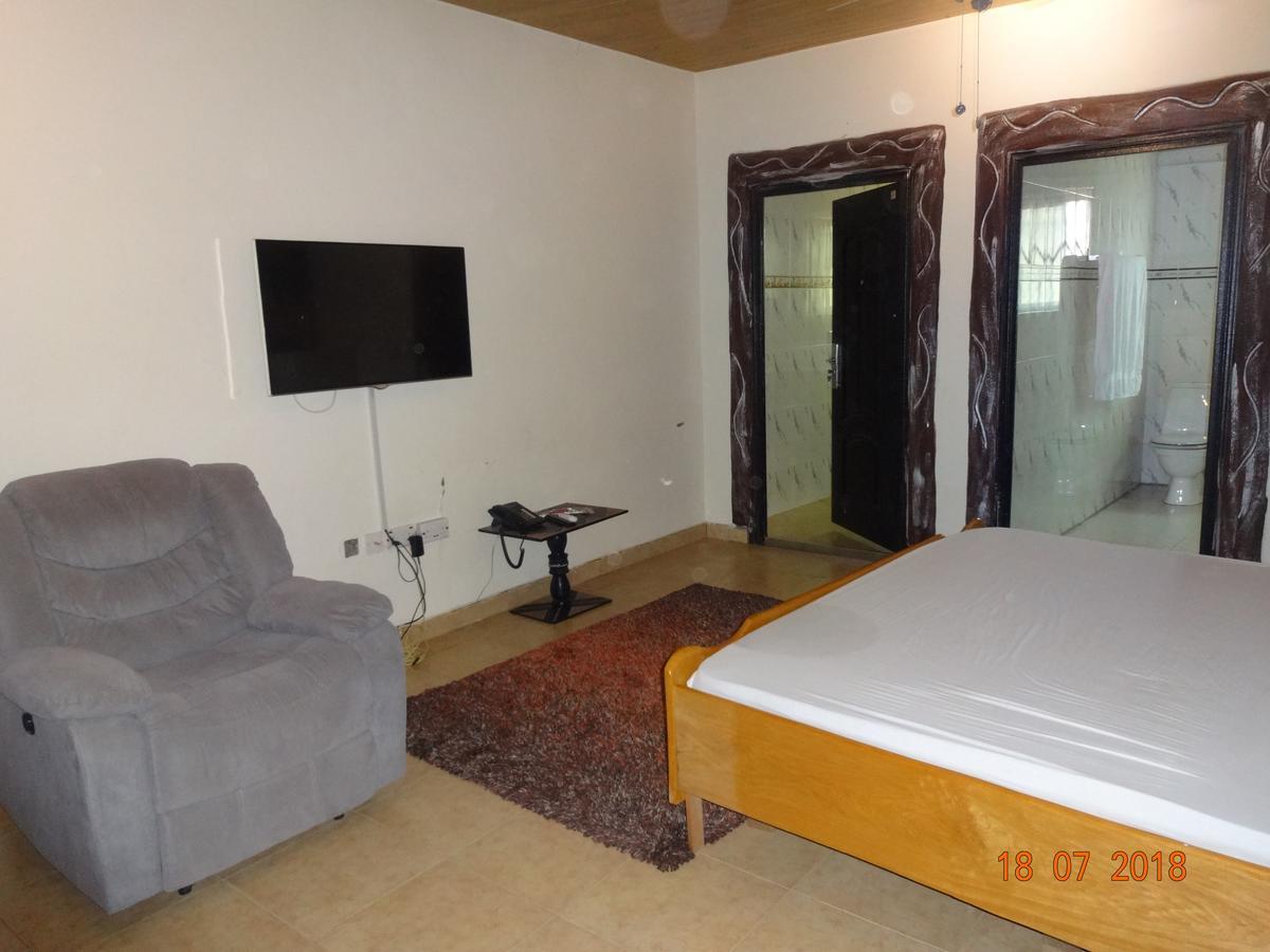 Nordik Palace Bed & Breakfast Tema Exterior photo