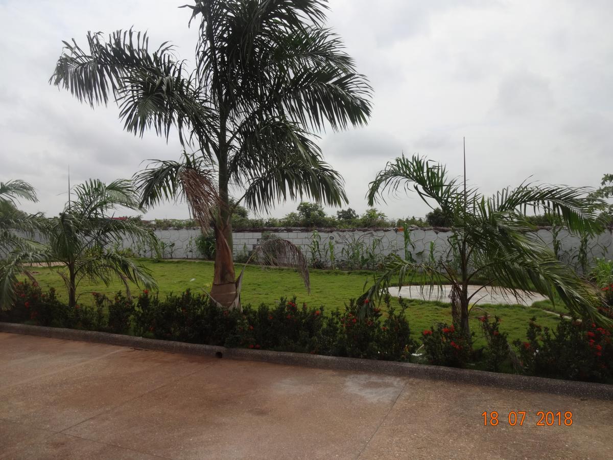 Nordik Palace Bed & Breakfast Tema Exterior photo
