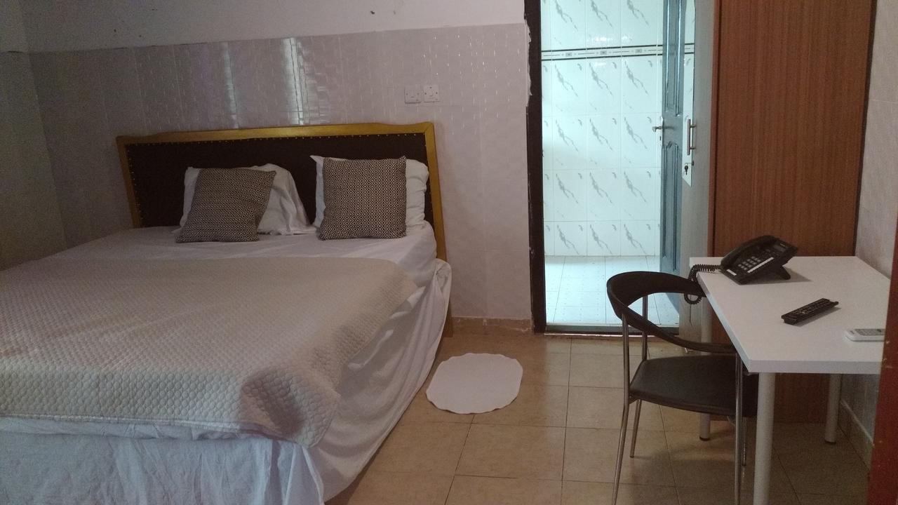 Nordik Palace Bed & Breakfast Tema Exterior photo